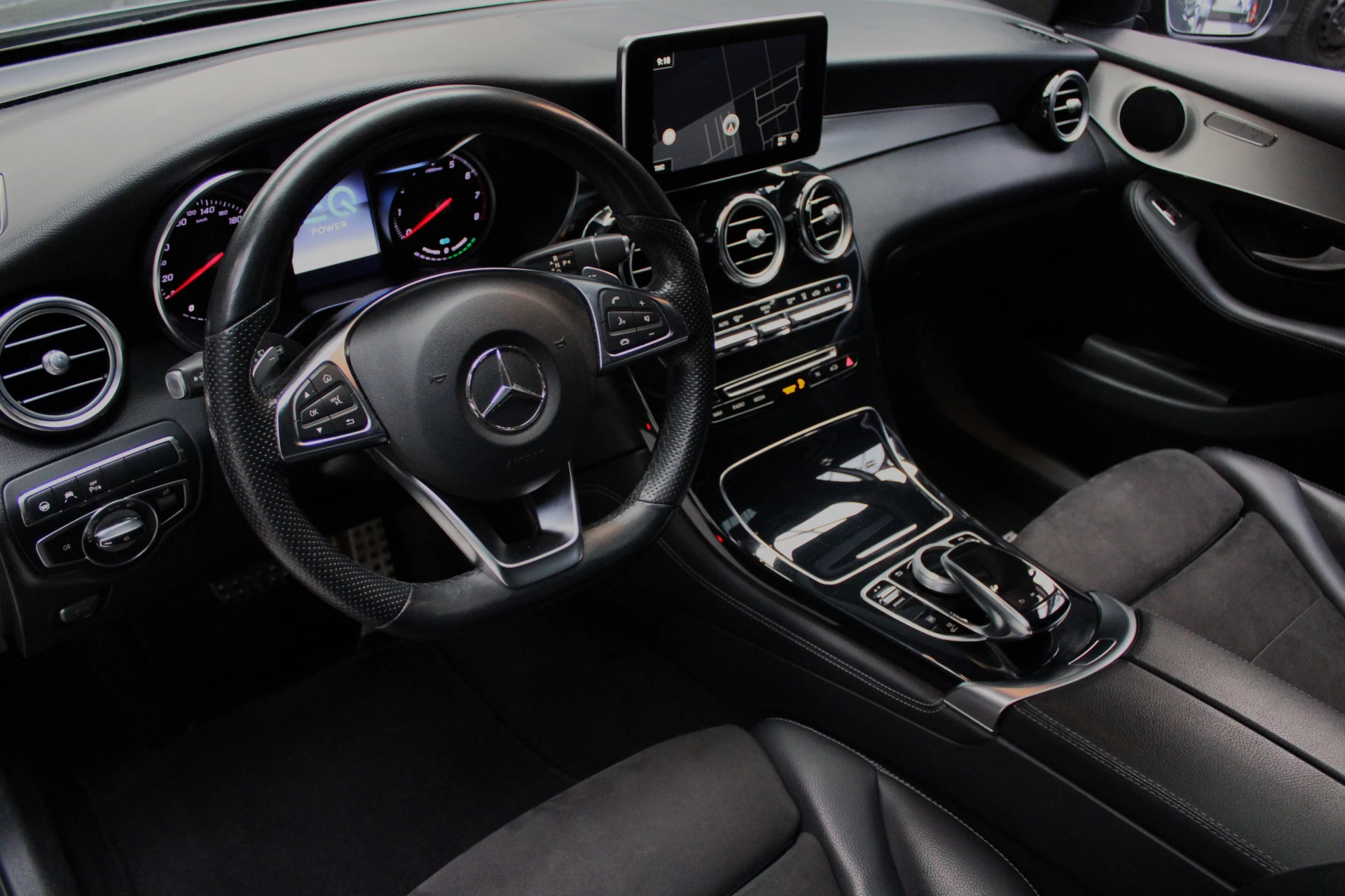 Hoofdafbeelding Mercedes-Benz GLC