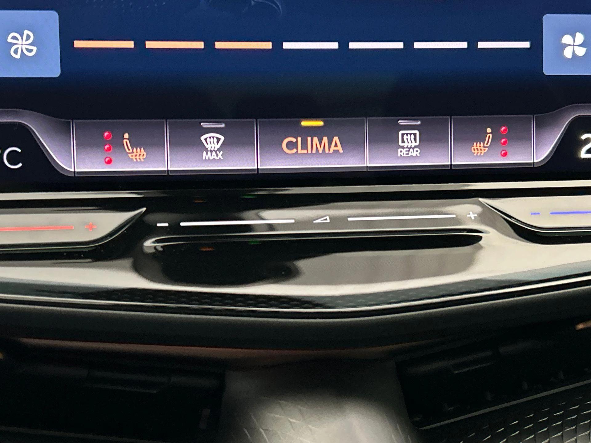 Hoofdafbeelding CUPRA Tavascan