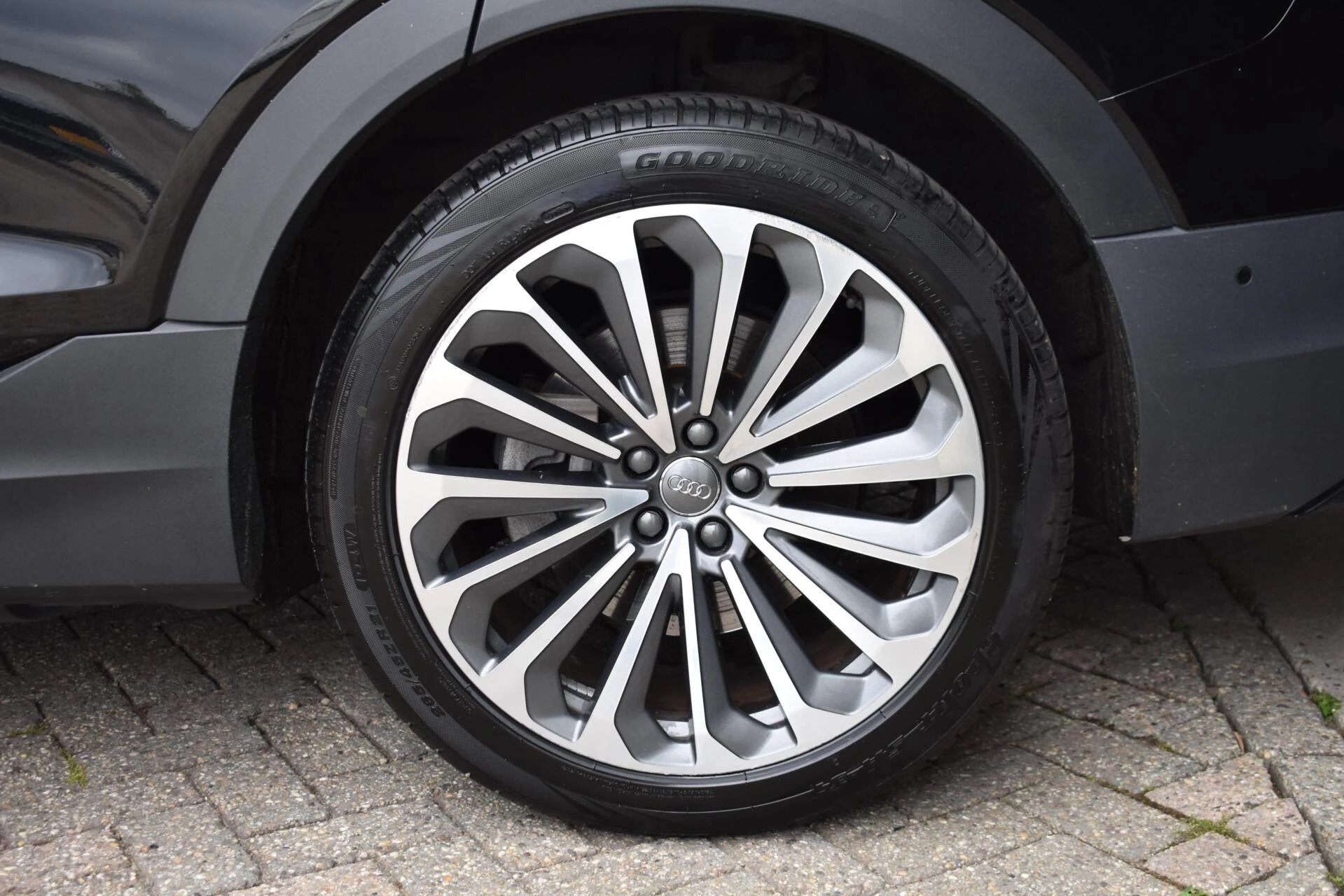 Hoofdafbeelding Audi e-tron