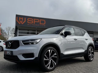 Hoofdafbeelding Volvo XC40 Volvo XC40 2.0 B4 Plus Black Edition|Pano|Led|20''|ACC|