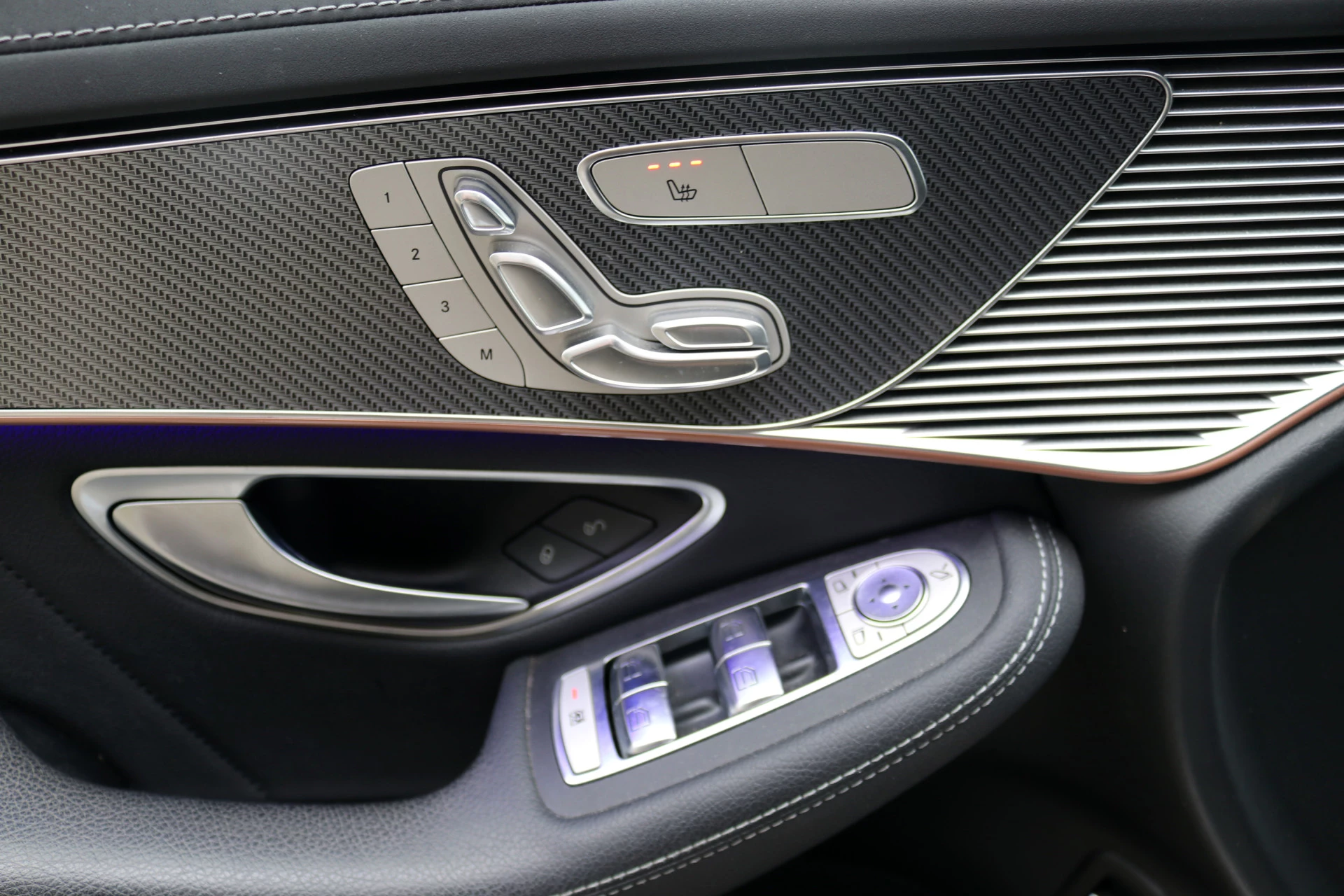 Hoofdafbeelding Mercedes-Benz EQC