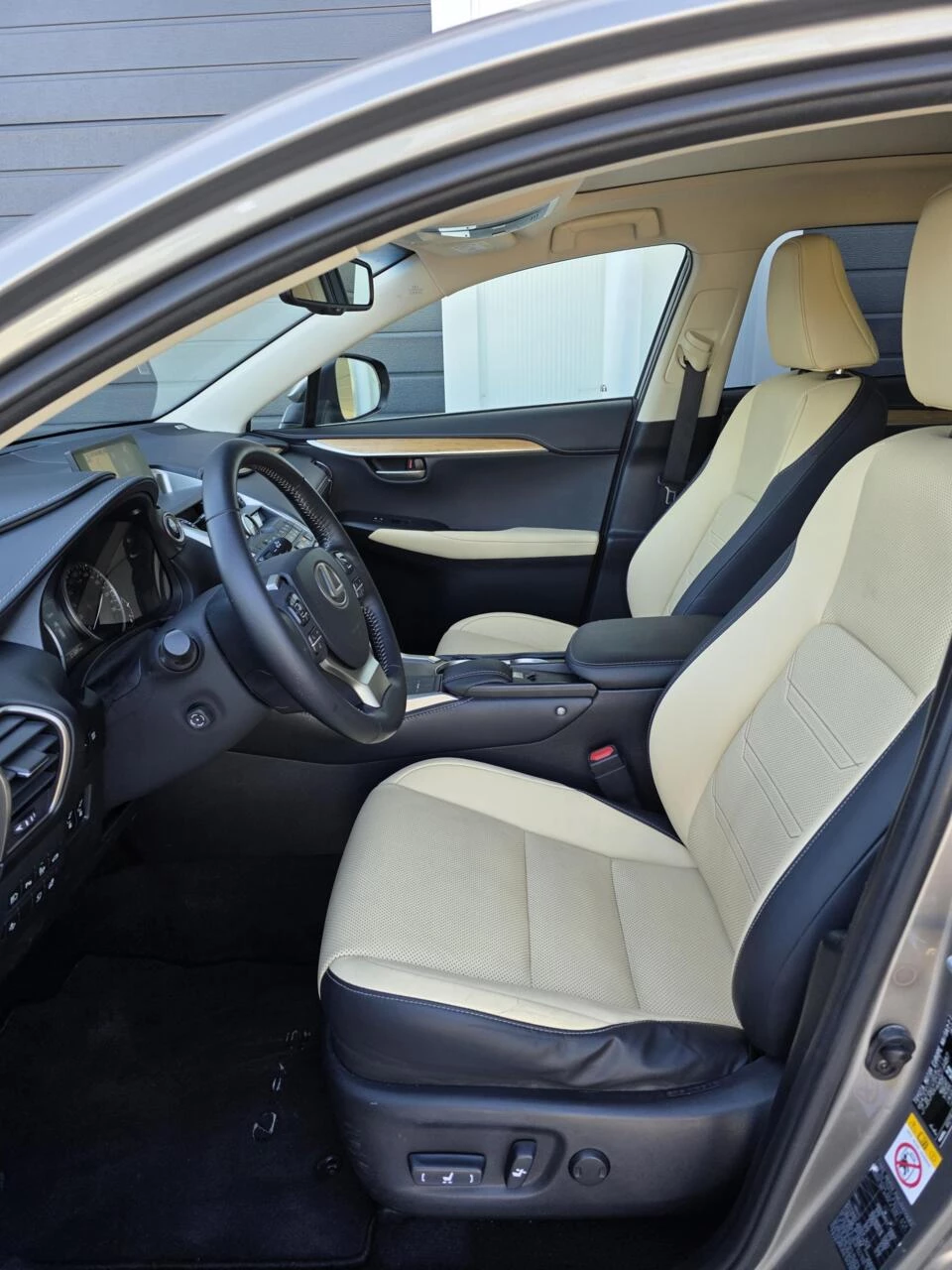 Hoofdafbeelding Lexus NX