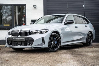 BMW 3-serie Touring 330e xDrive M Perf Stoelen Pano HUD