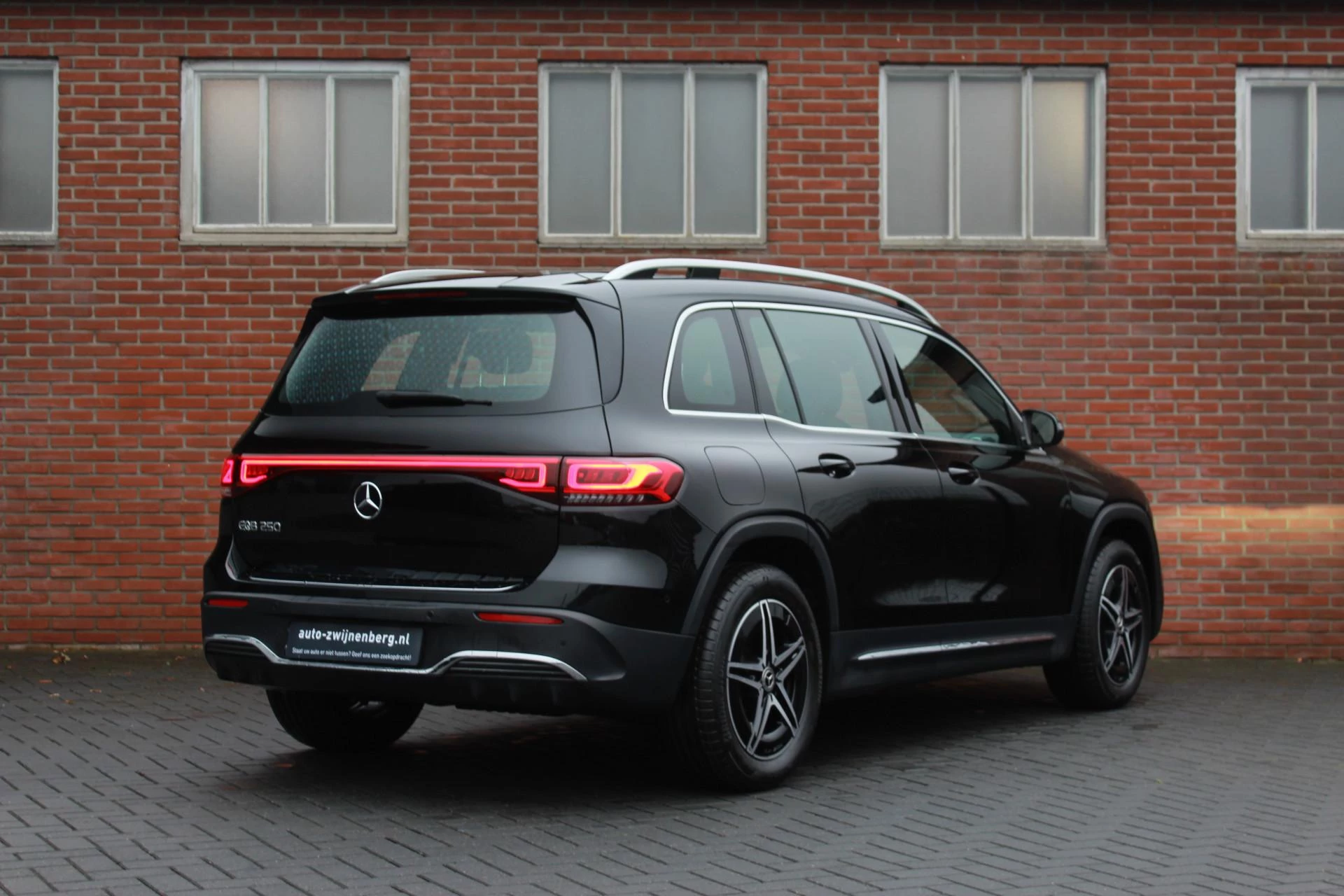 Hoofdafbeelding Mercedes-Benz EQB