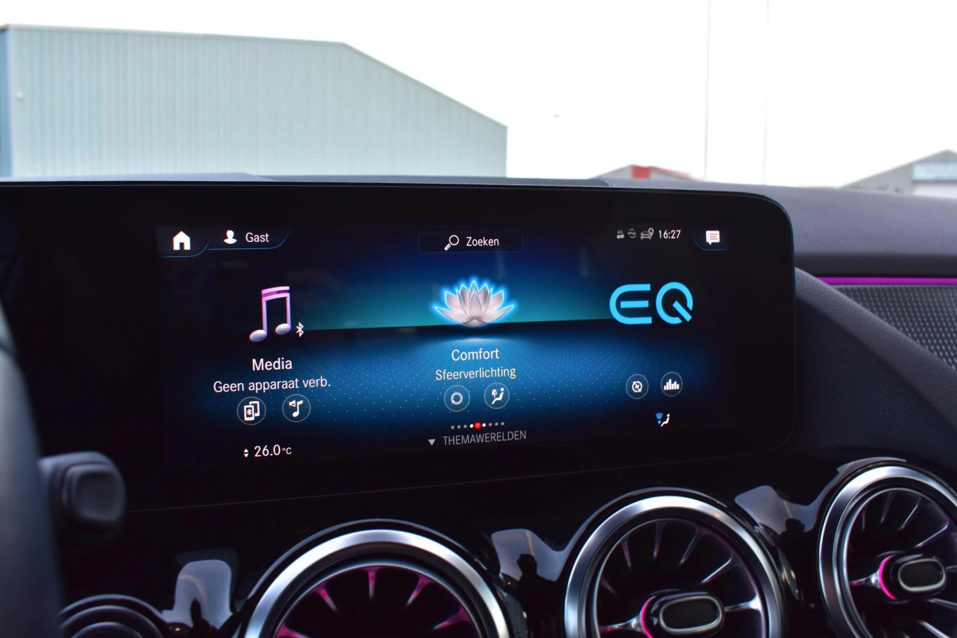 Hoofdafbeelding Mercedes-Benz EQA