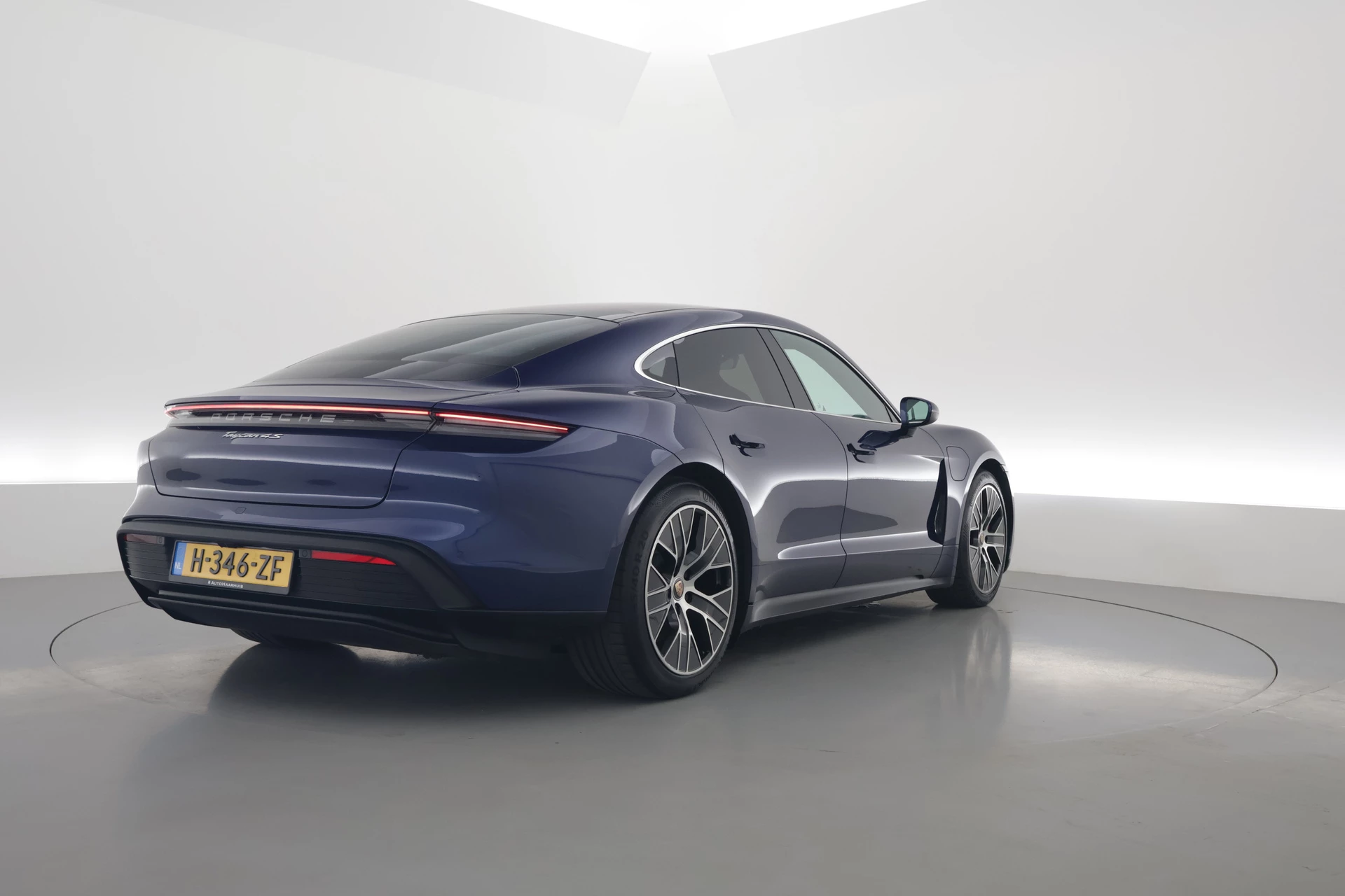 Hoofdafbeelding Porsche Taycan