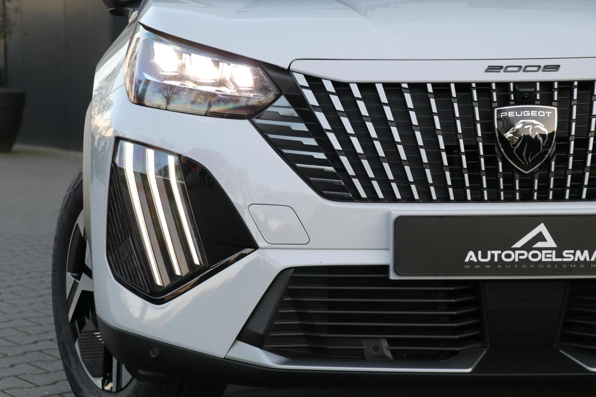 Hoofdafbeelding Peugeot e-2008