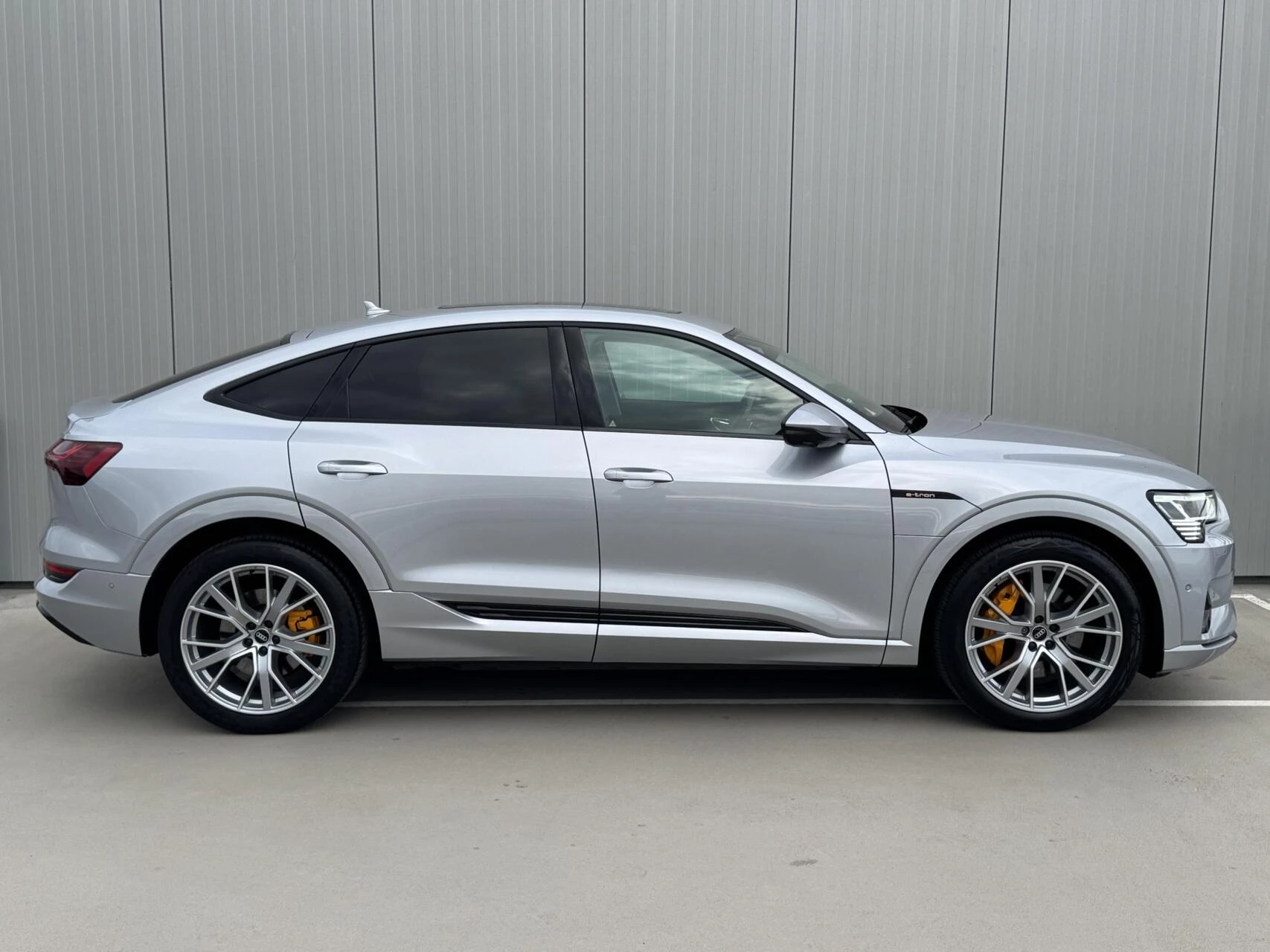 Hoofdafbeelding Audi e-tron