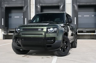 Hoofdafbeelding Land Rover Defender Land Rover Defender 110 2.0 P300e 110 Forest Edition