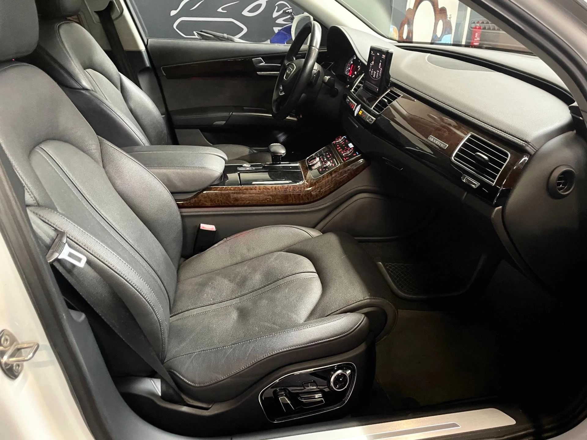 Hoofdafbeelding Audi A8