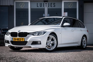 BMW 3-serie Touring 318i M Sport Edition I Pano-dak I Leder I Trekhaak I LED I NL-auto I 2-eig. I Dealer-onderhouden