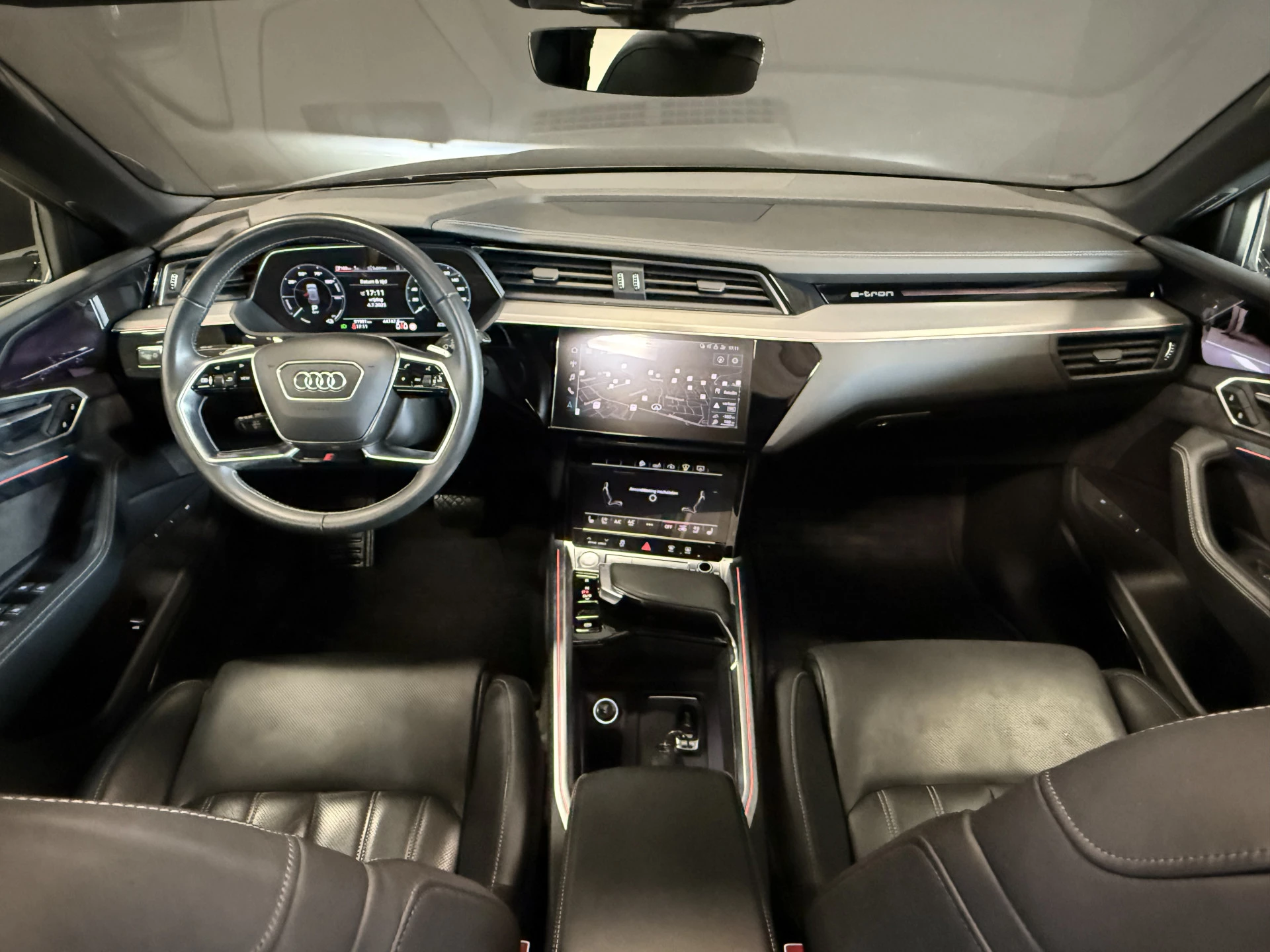 Hoofdafbeelding Audi e-tron