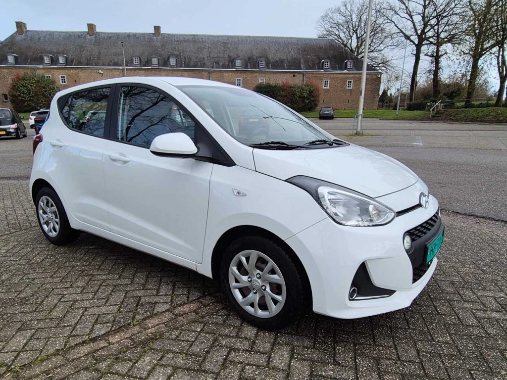 Hoofdafbeelding Hyundai i10