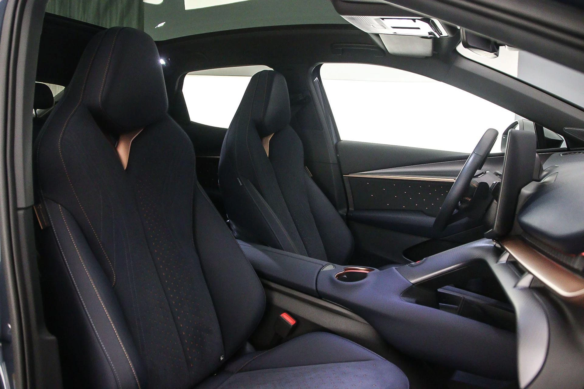 Hoofdafbeelding CUPRA Tavascan