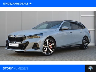 BMW 5 Serie Touring 540d xDrive M Sport Automaat / Panoramadak / Trekhaak / Stoelventilatie / Comfort Access / Parking Assistant Plus / Adaptieve LED / M Sportonderstel / Harman-Kardon