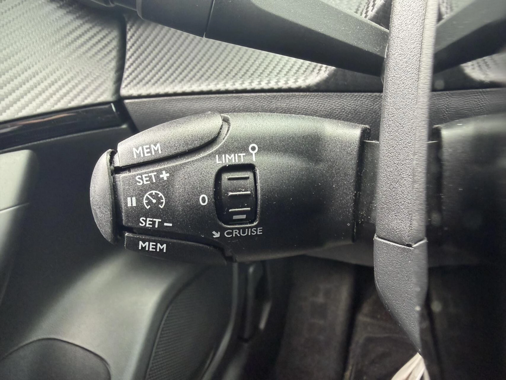 Hoofdafbeelding Peugeot e-2008