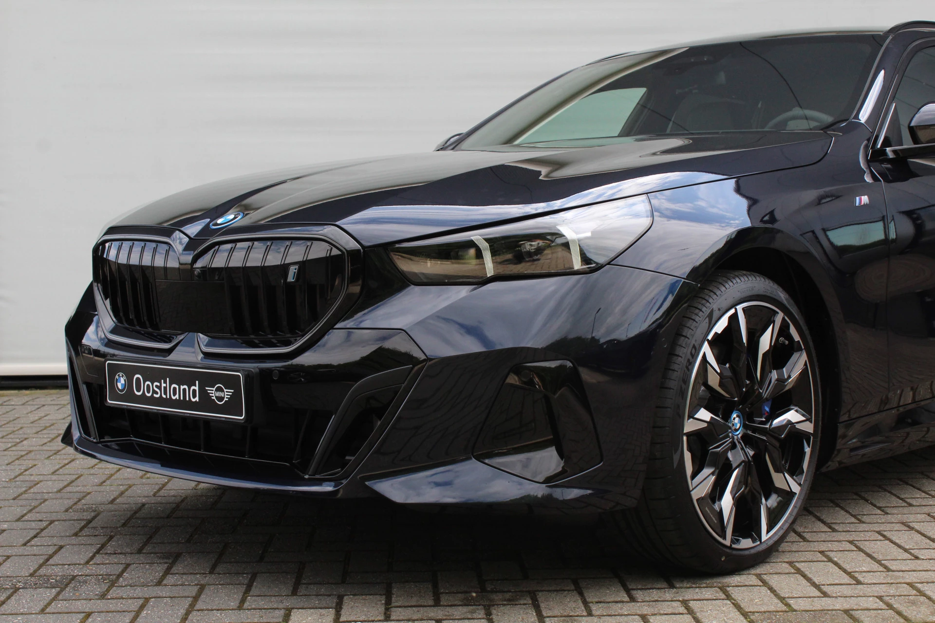 Hoofdafbeelding BMW i5