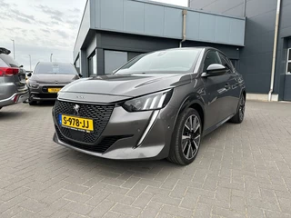 Hoofdafbeelding Peugeot 208 Peugeot 208 1.2 PureTech GT Aut. Navi Camera Apple-CarPlay Panoramadak