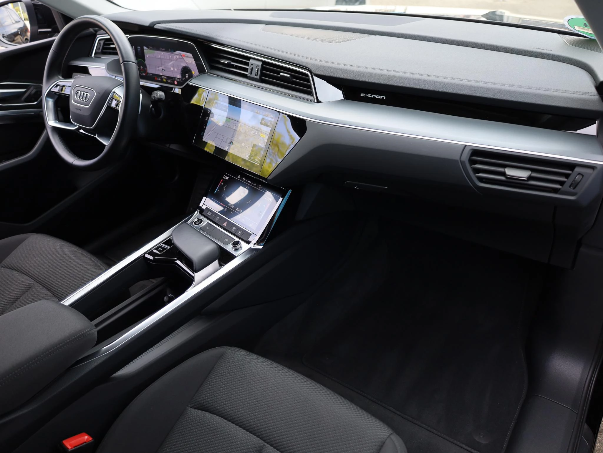 Hoofdafbeelding Audi e-tron