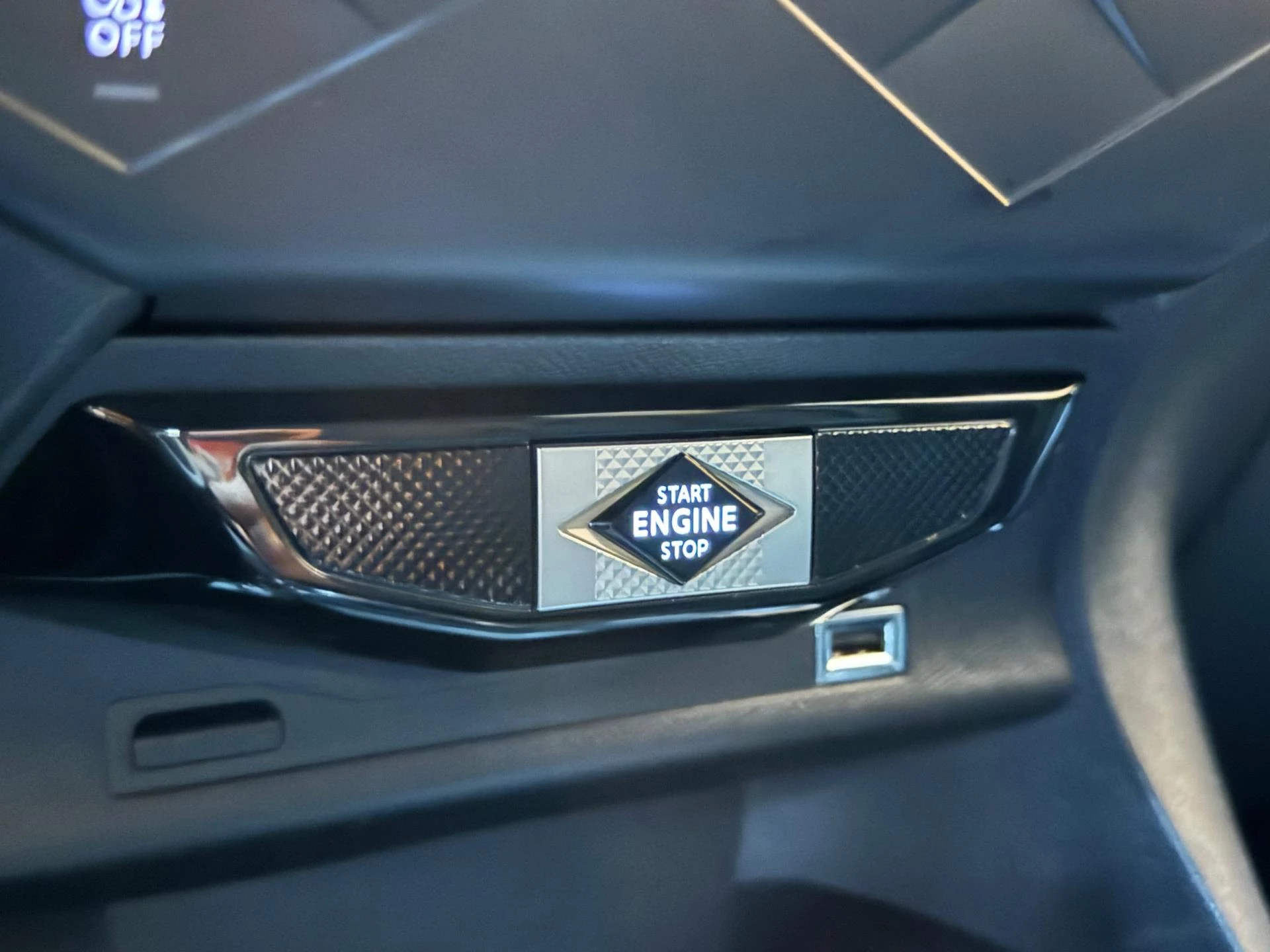 Hoofdafbeelding DS DS 3