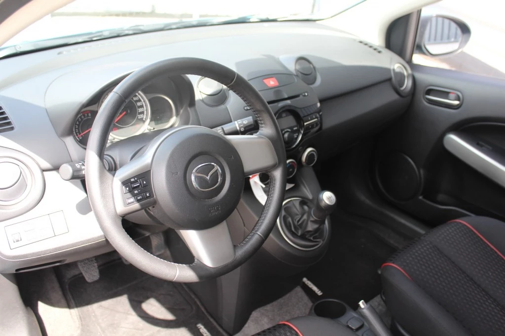 Hoofdafbeelding Mazda 2