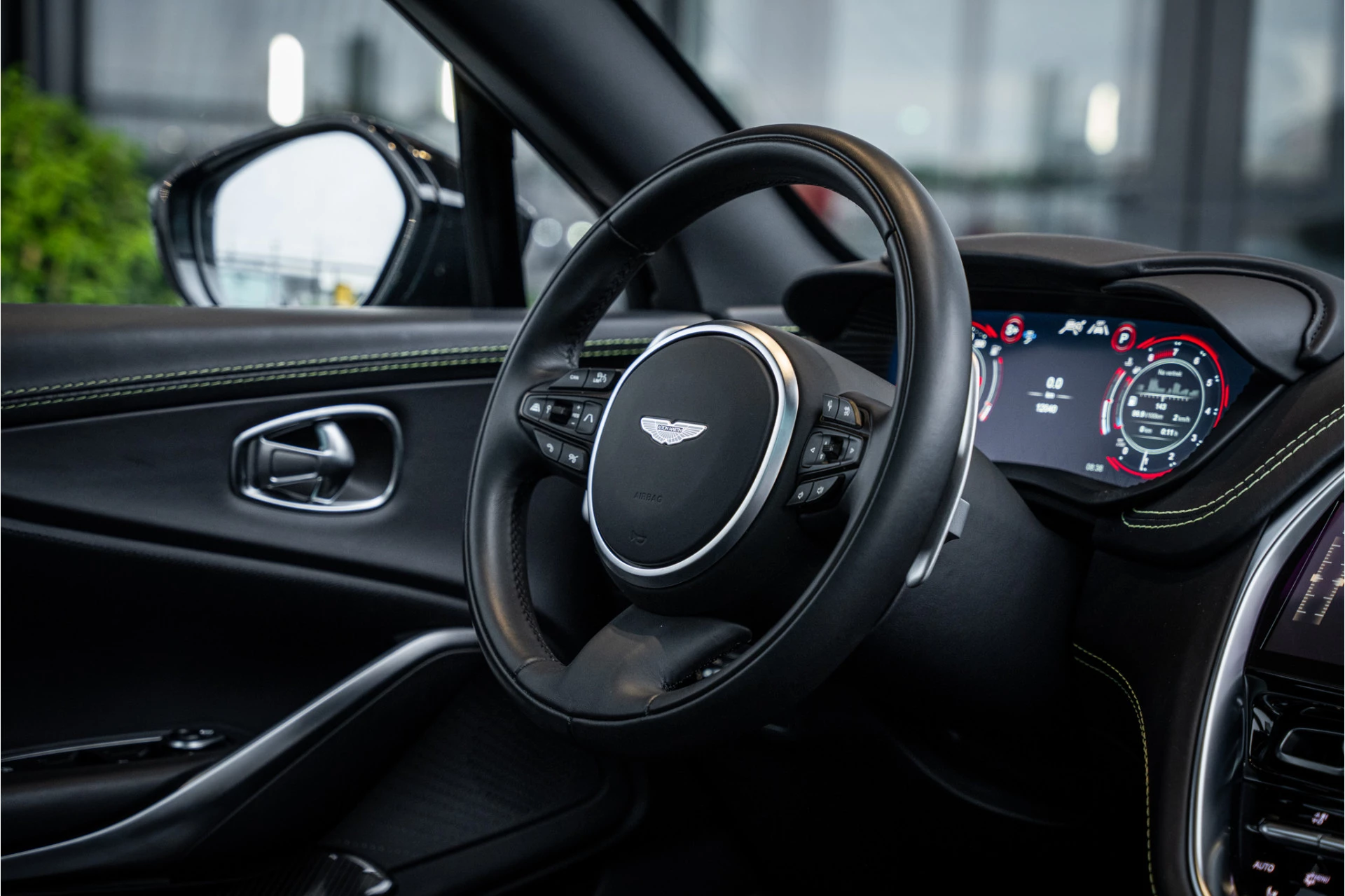 Hoofdafbeelding Aston Martin DBX