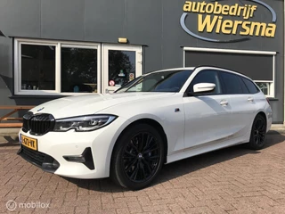 BMW 3-serie touring 330i Business Edition M-Pakket  258PK