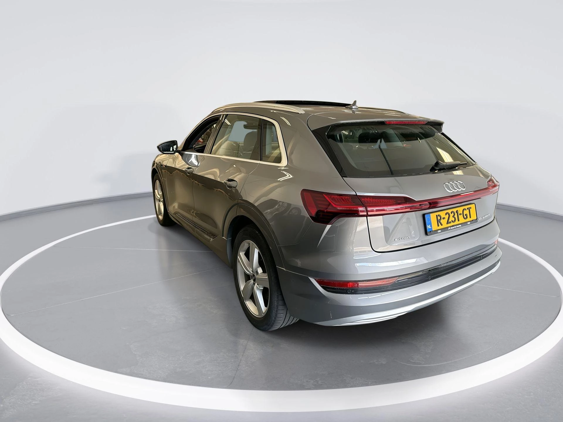 Hoofdafbeelding Audi e-tron