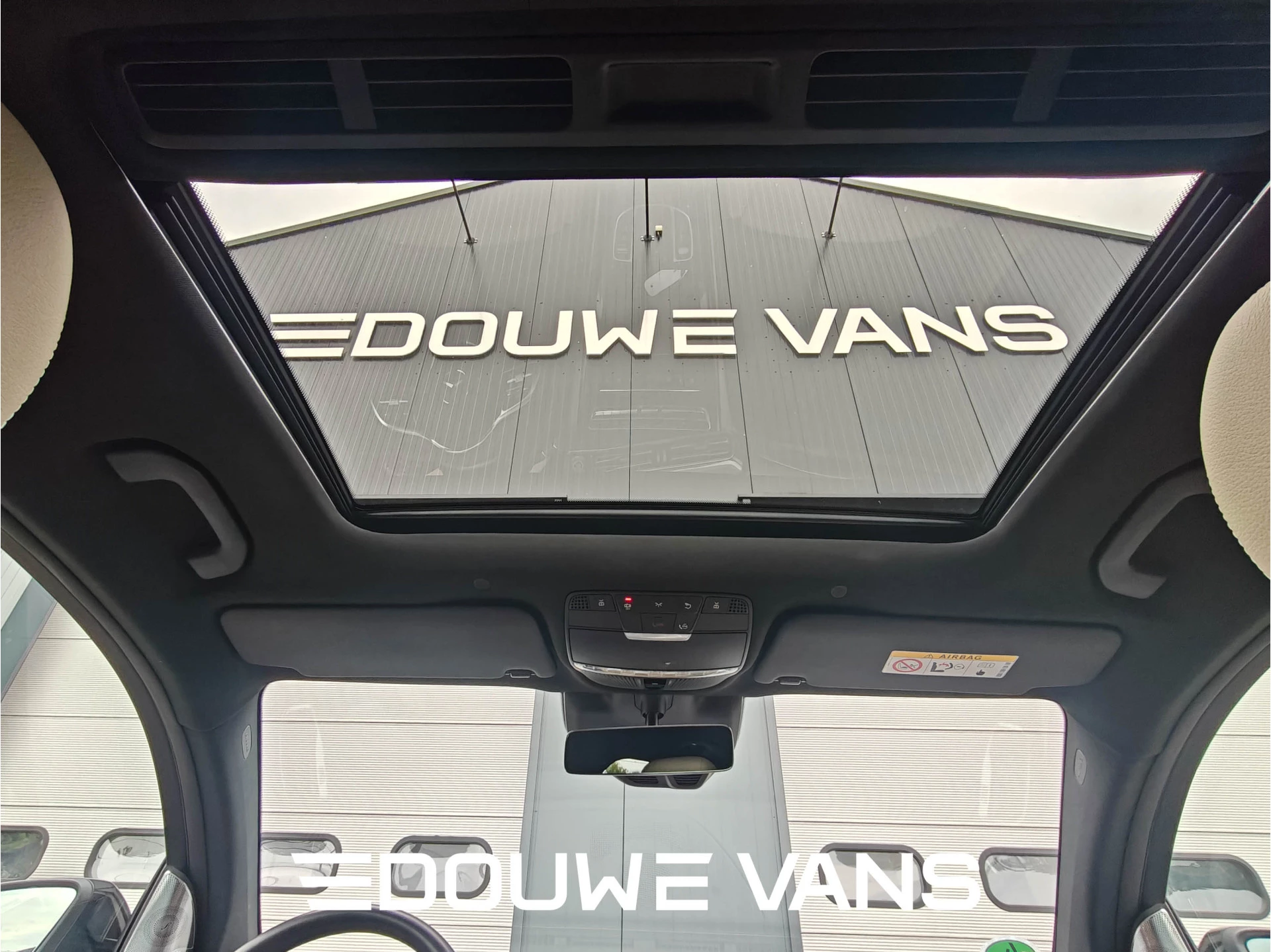 Hoofdafbeelding Mercedes-Benz EQC