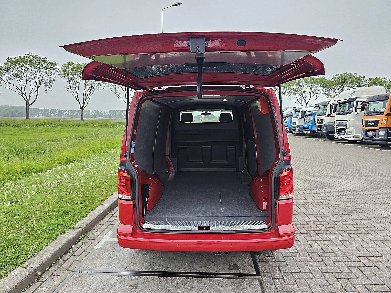 Hoofdafbeelding Volkswagen Transporter