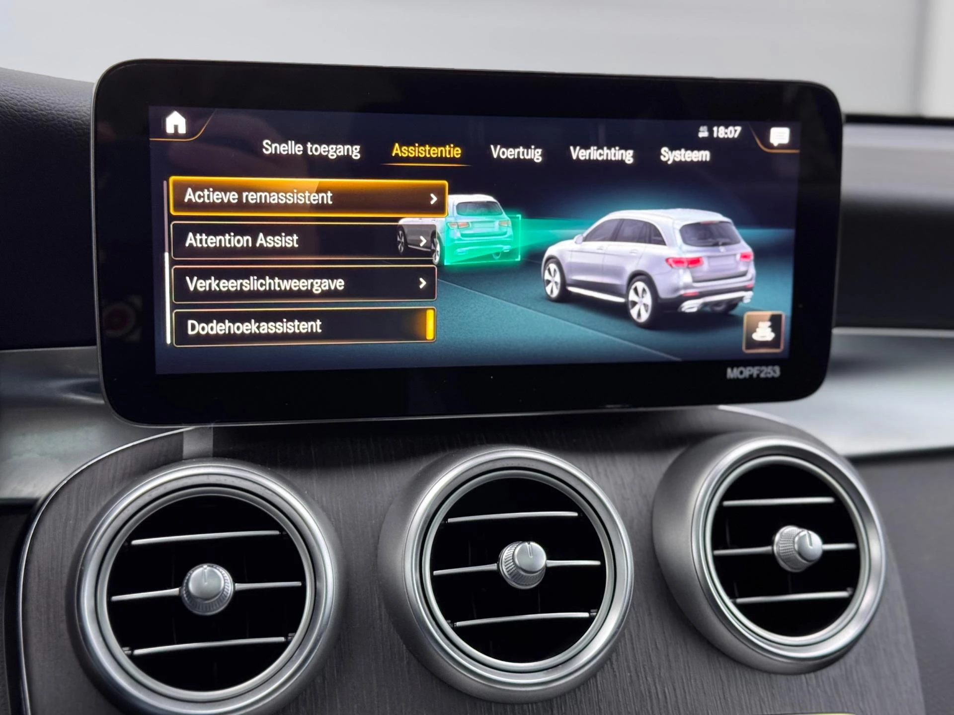 Hoofdafbeelding Mercedes-Benz GLC