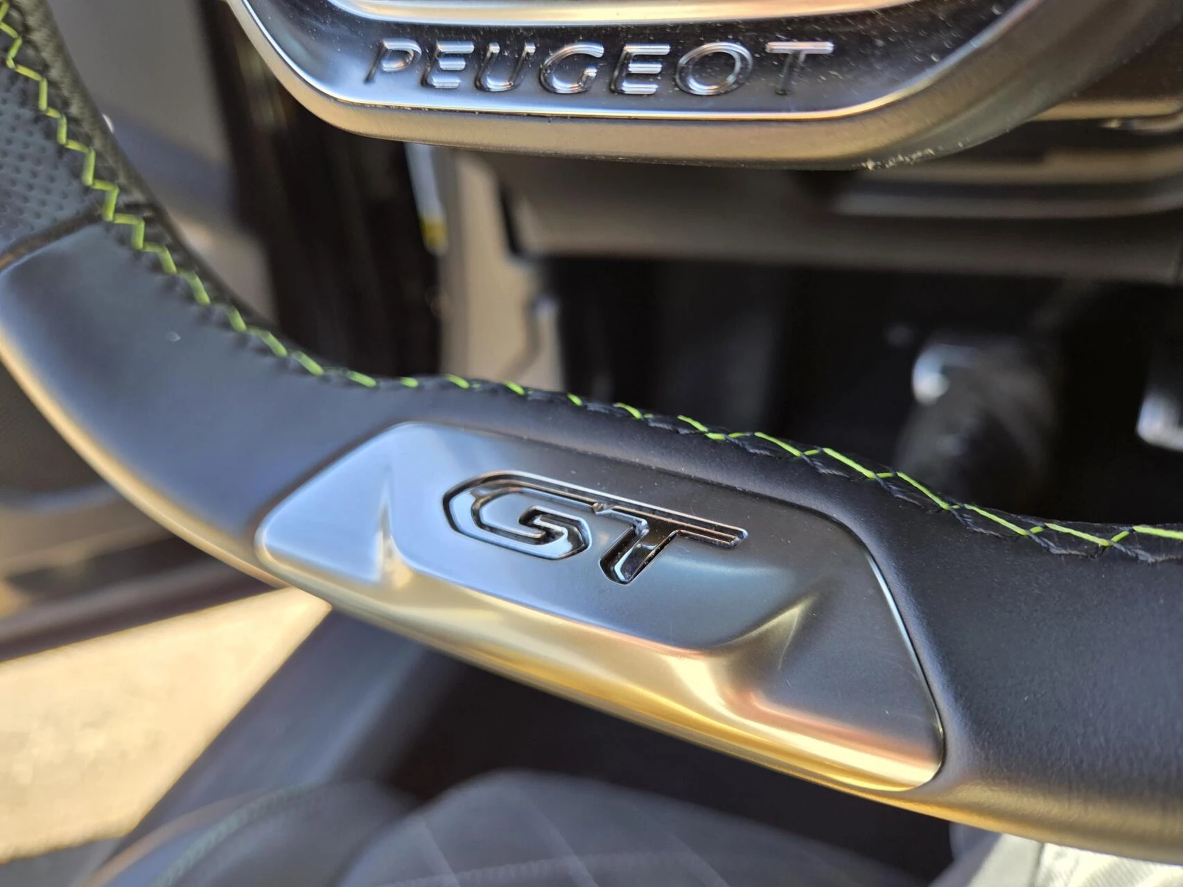 Hoofdafbeelding Peugeot e-2008