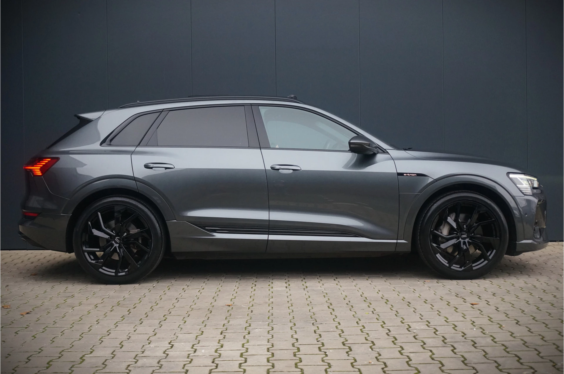 Hoofdafbeelding Audi e-tron