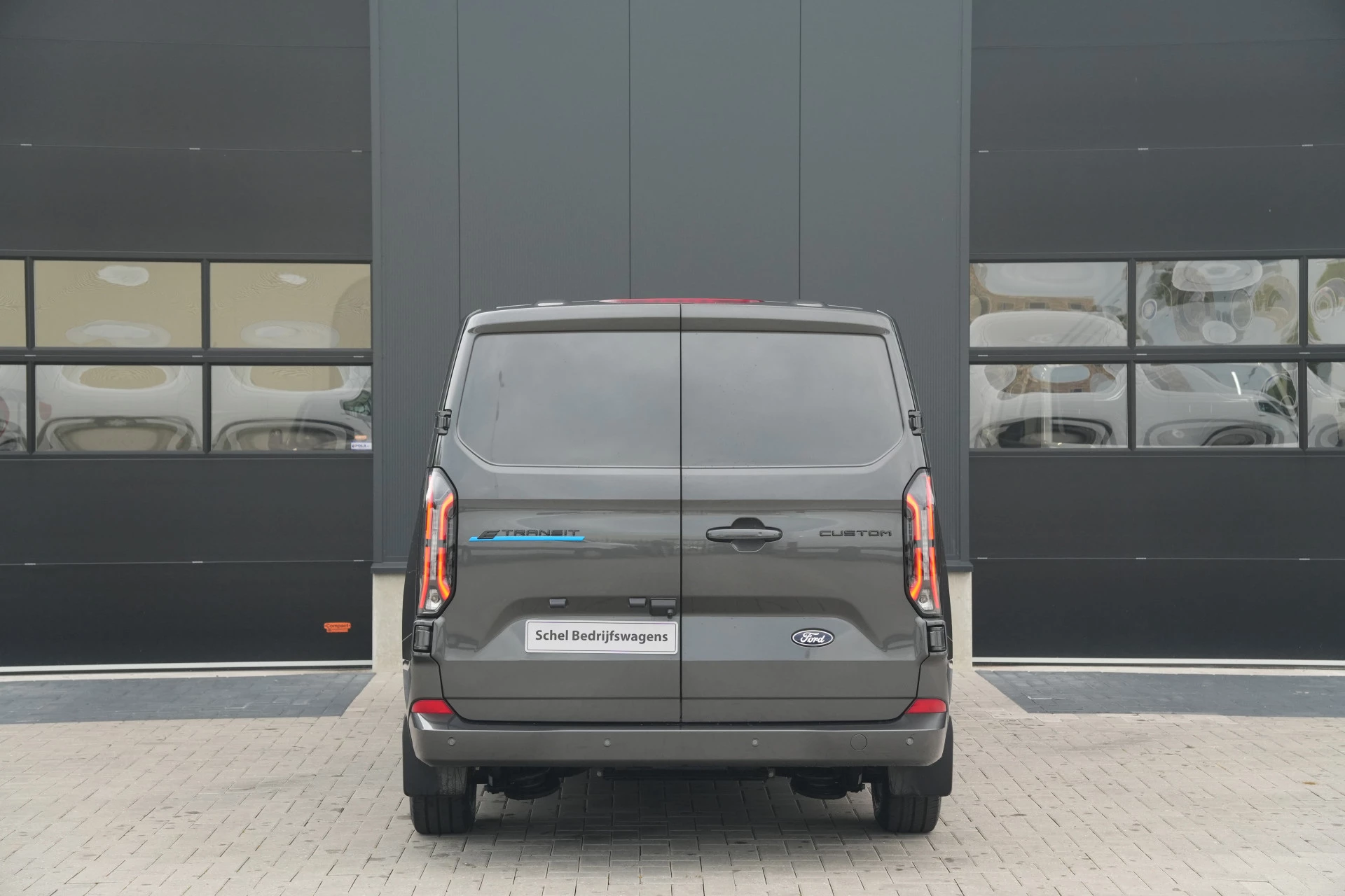Hoofdafbeelding Ford E-Transit Custom