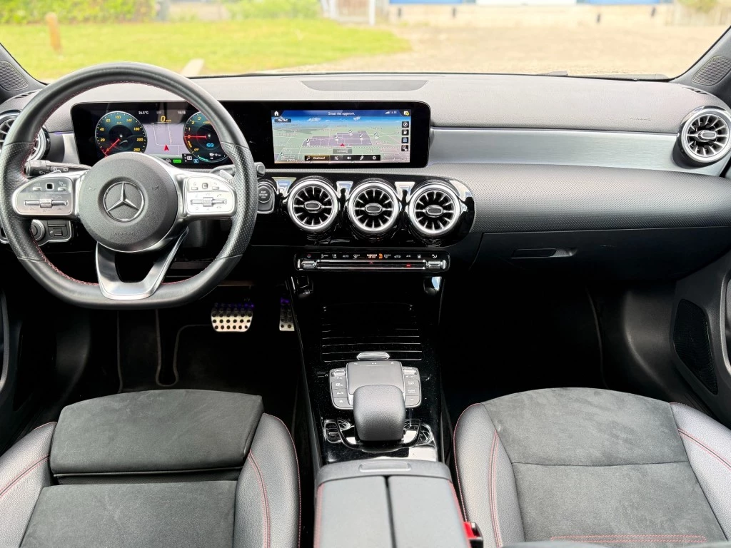 Hoofdafbeelding Mercedes-Benz 200-serie