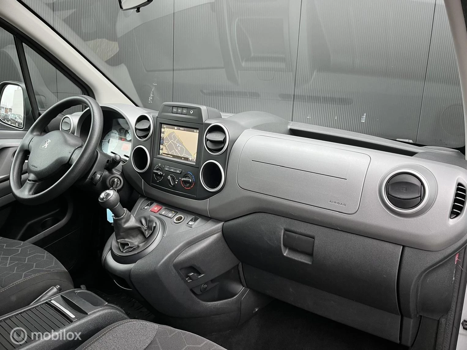 Hoofdafbeelding Peugeot Partner