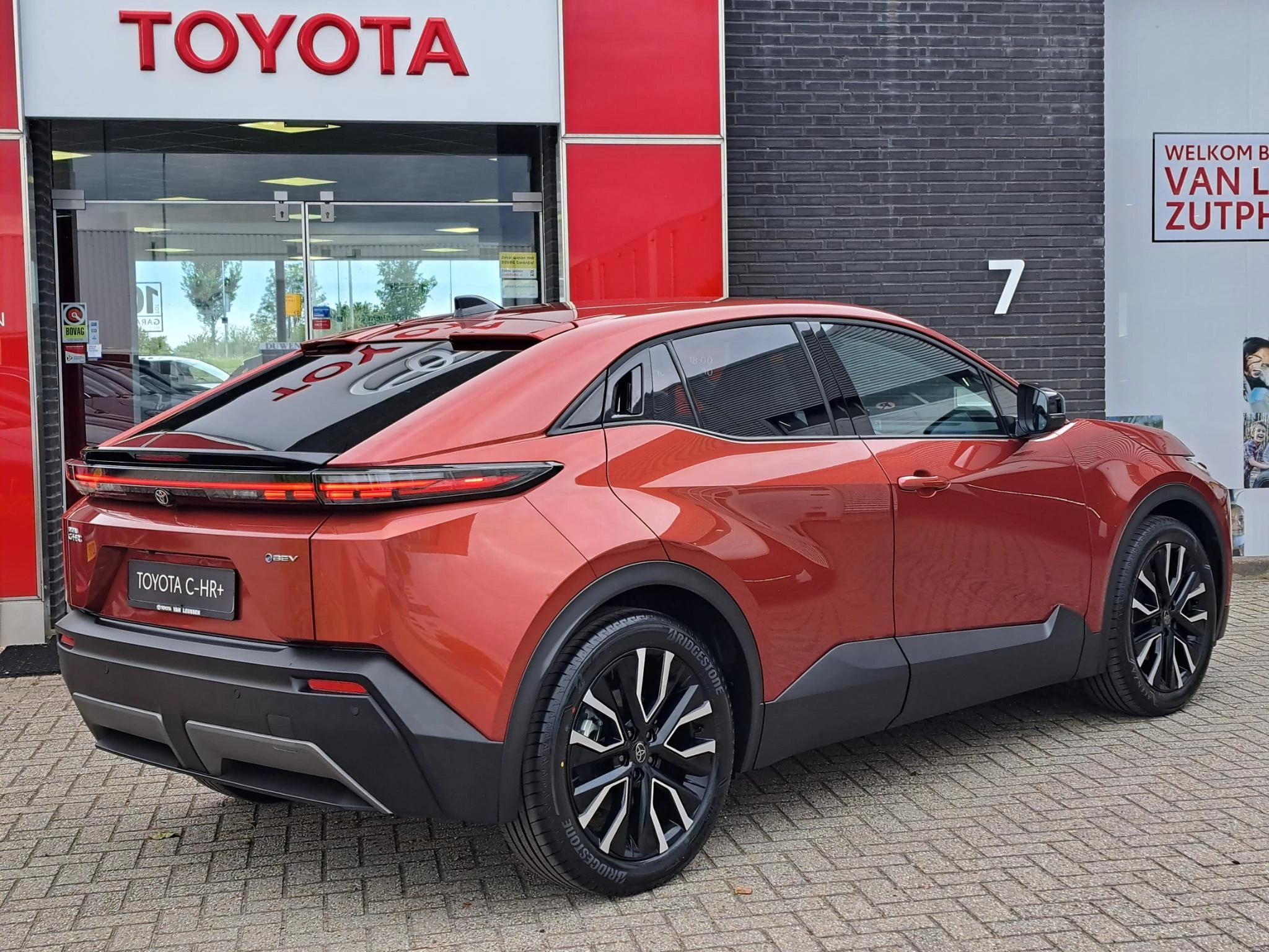 Hoofdafbeelding Toyota C-HR+