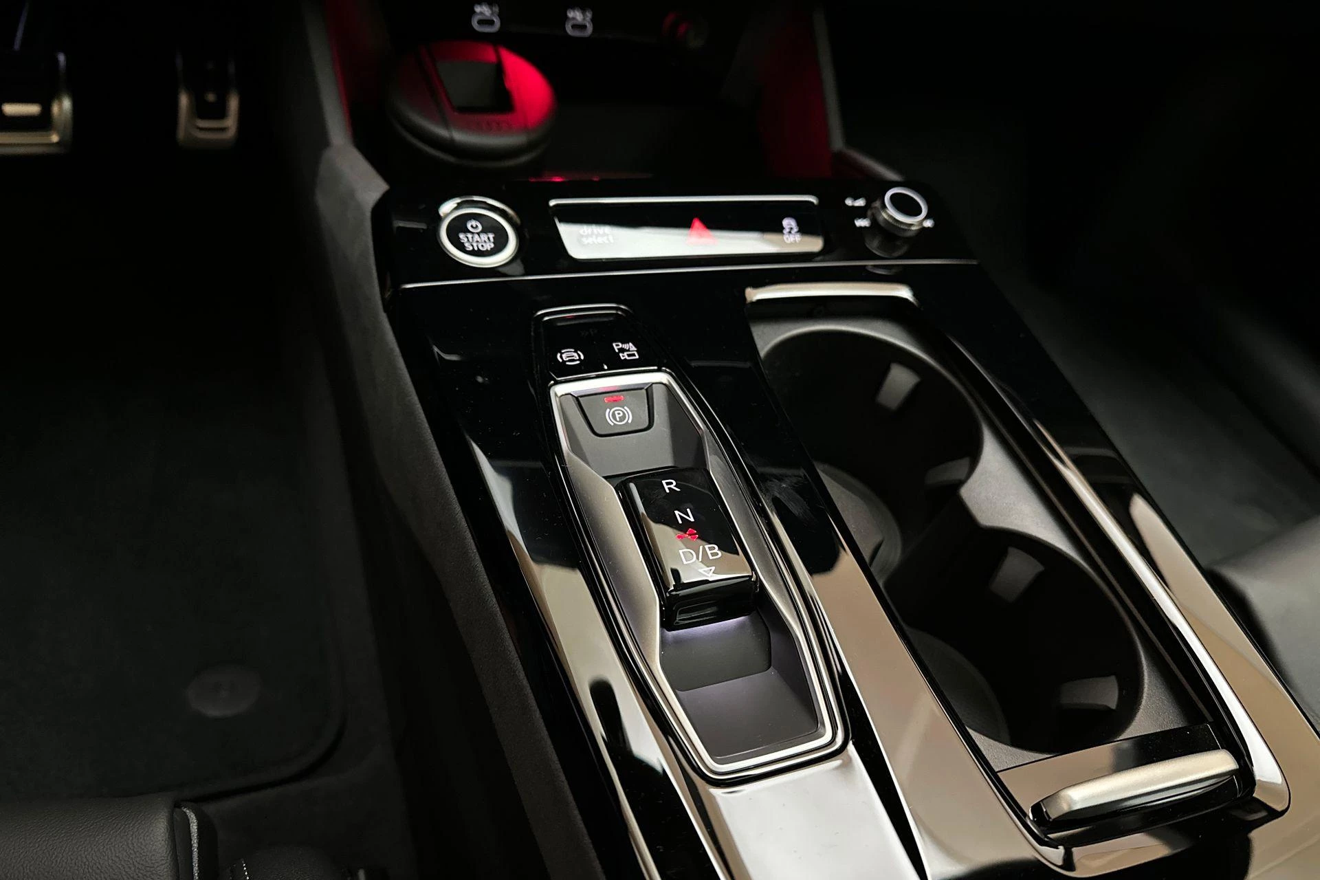 Hoofdafbeelding Audi A6 Avant e-tron