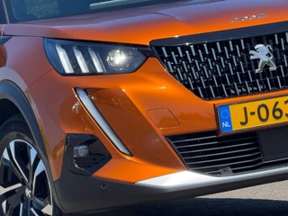 Peugeot 2008 1.2 PureTech GT-Line 130pk Automaat - Orange Fusion - Chique