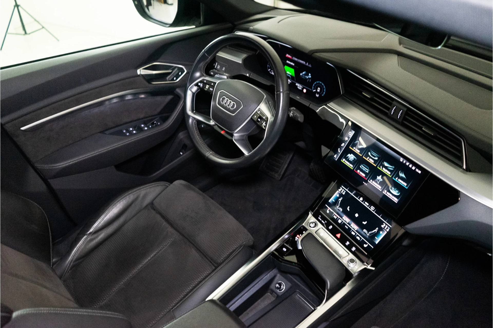 Hoofdafbeelding Audi e-tron