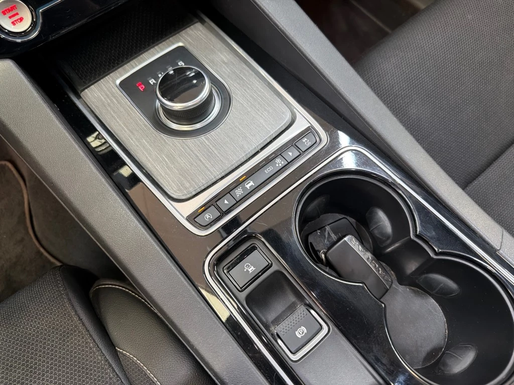 Hoofdafbeelding Jaguar F-PACE