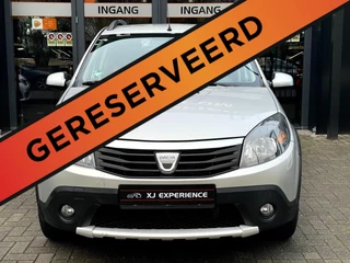 Dacia Sandero 1.6 Stepway AIRCO CARPLAY NAVI ELECT RAMEN AFNEEMBAAR TREKHAAK 16'VELGEN DISTRIBUTIE VERVANGEN