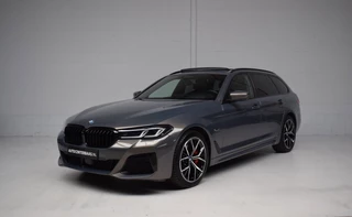 BMW 5-serie 530e xDrive M-SPORT PANORAMADAK / M-SPORTSTOELEN / HUD / TREKHAAK / HARMAN-KARDON / LEER / CAMERA