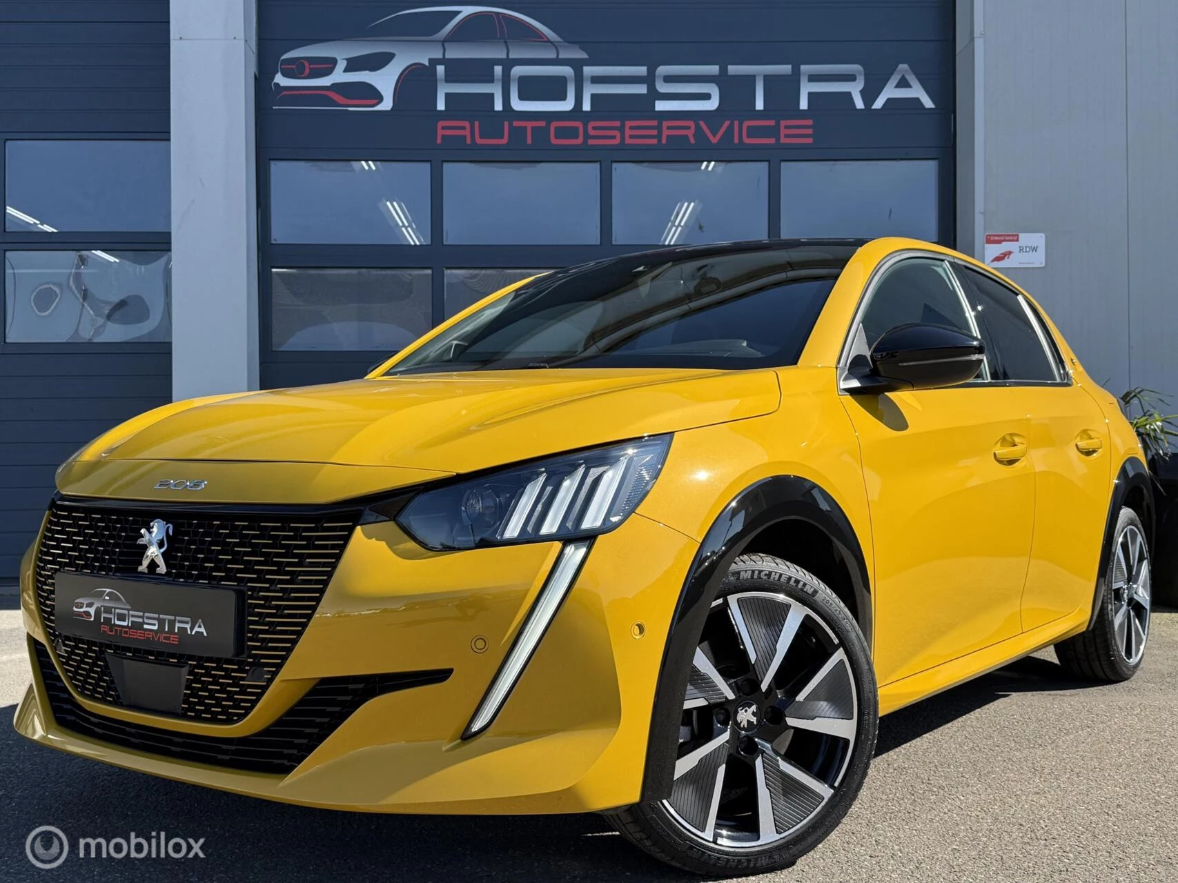 Hoofdafbeelding Peugeot e-208