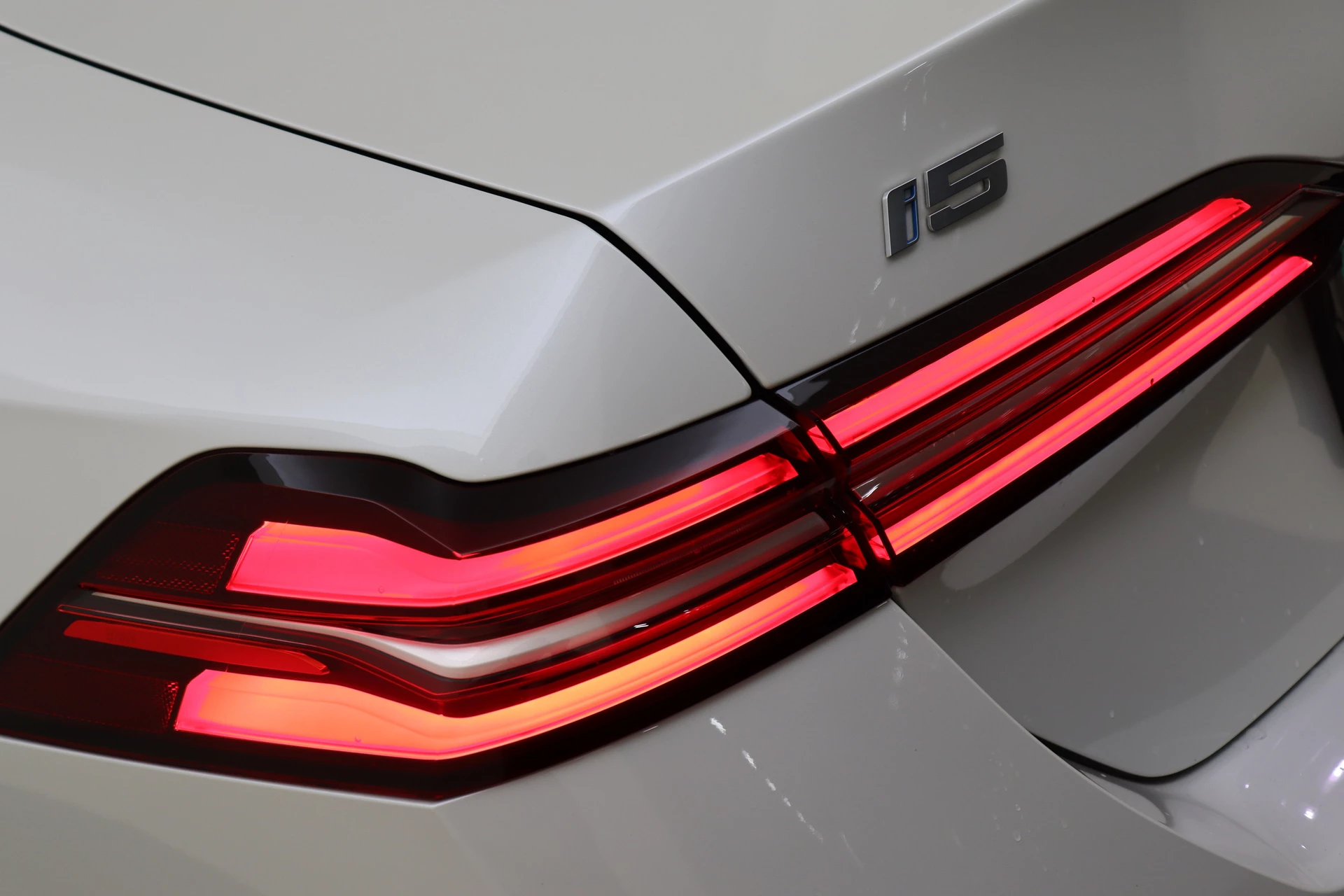 Hoofdafbeelding BMW i5