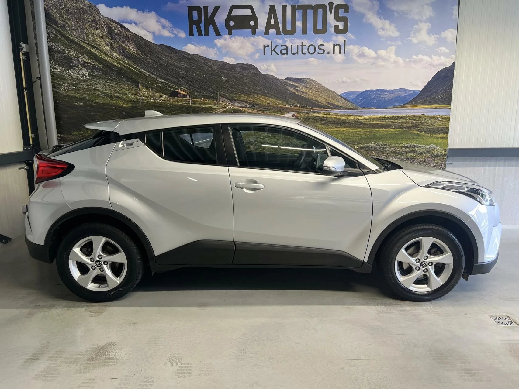 Hoofdafbeelding Toyota C-HR