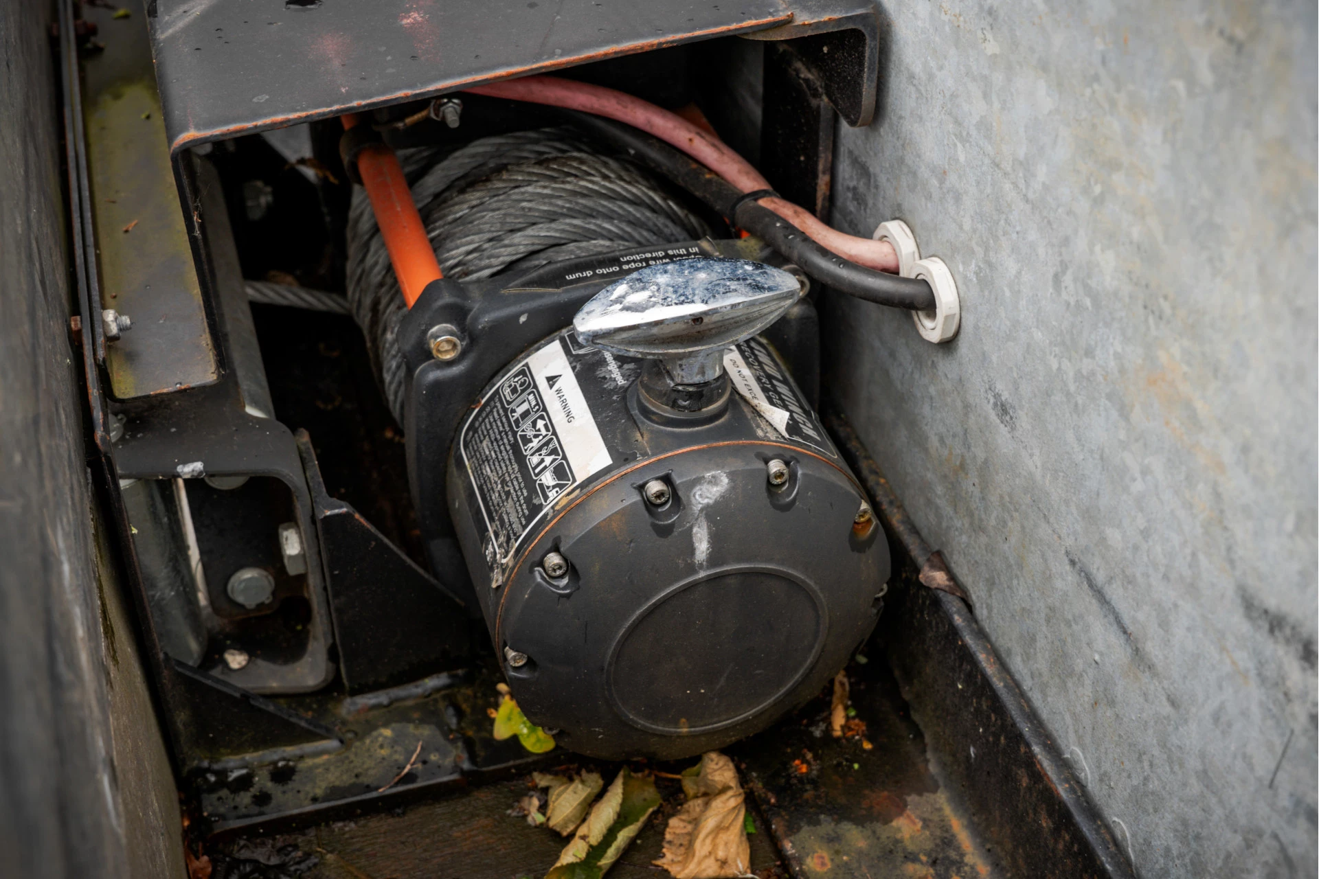 Hoofdafbeelding veldhuizen P47-2 | Oplegger | Kuip | Dieplader | Max Mas. 10T | Elektrische lier | Oprijplaten
