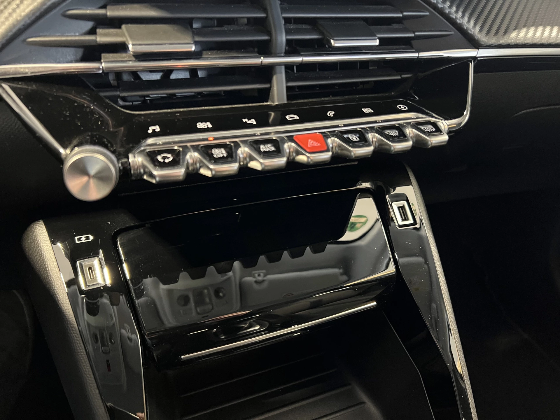 Hoofdafbeelding Peugeot e-208