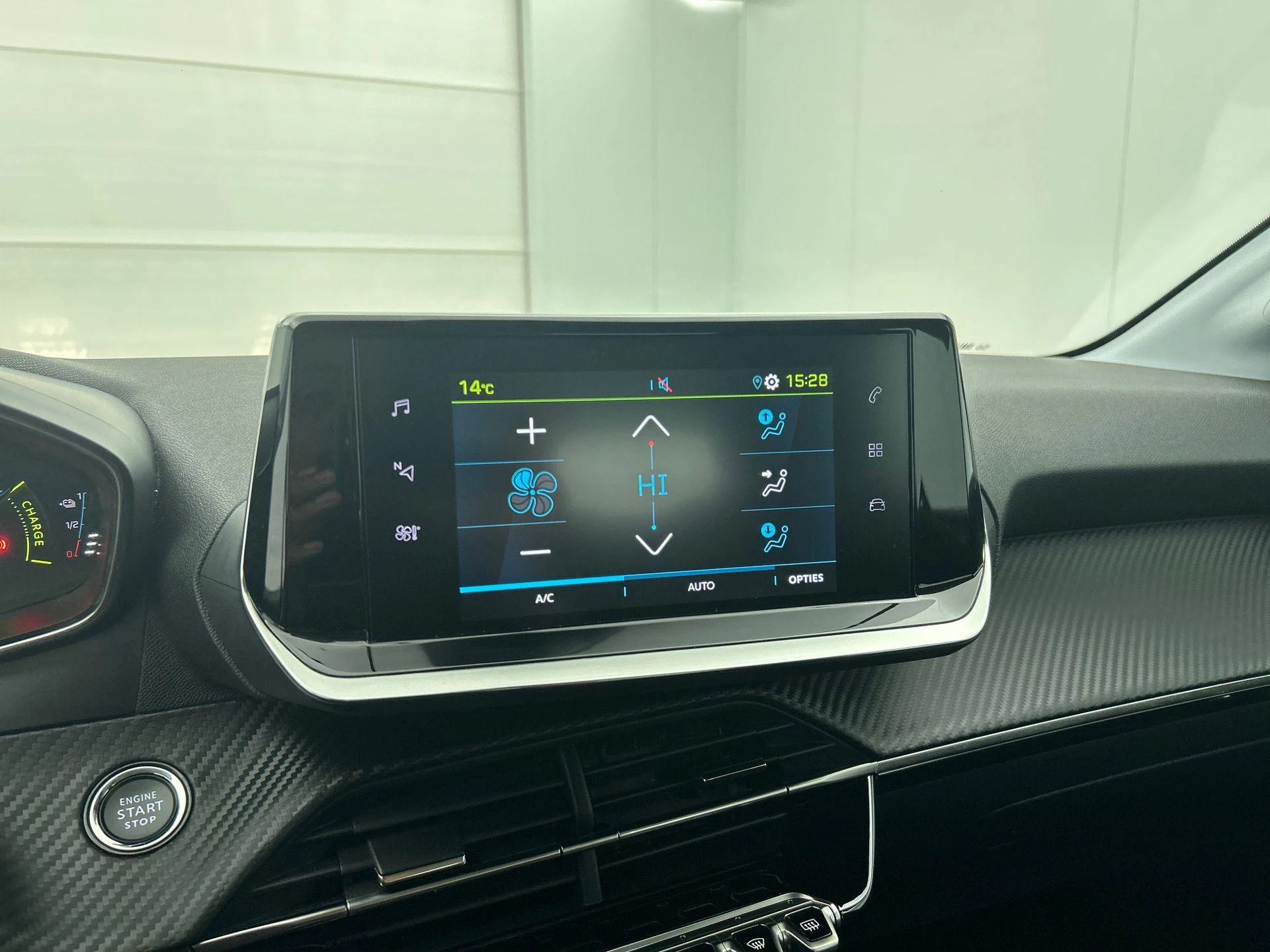 Hoofdafbeelding Peugeot e-208