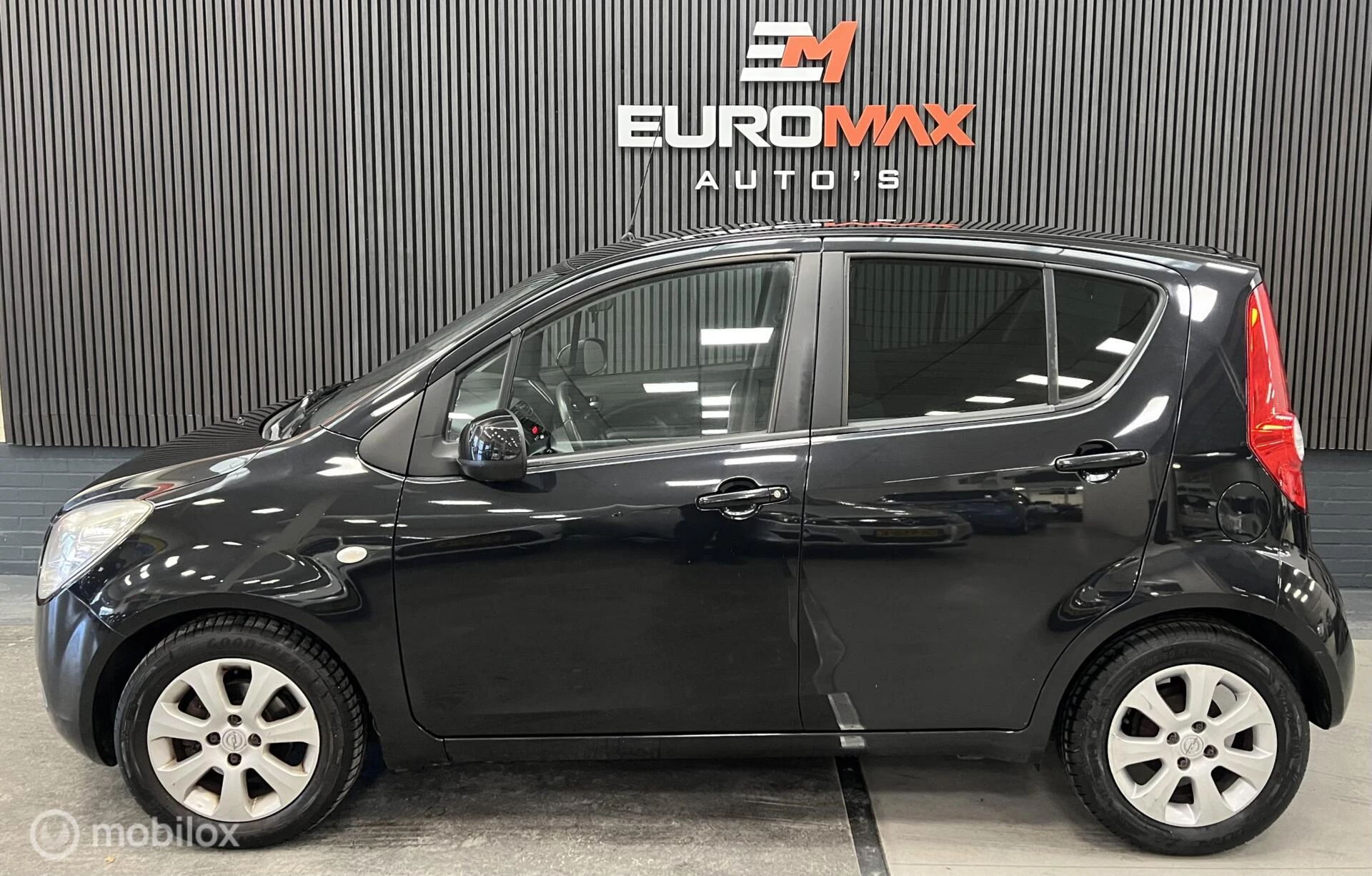 Hoofdafbeelding Opel Agila